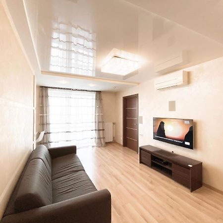 2-Bedroom Apartment Most City Area, Ekaterynoslav Square นิปโปร ภายนอก รูปภาพ
