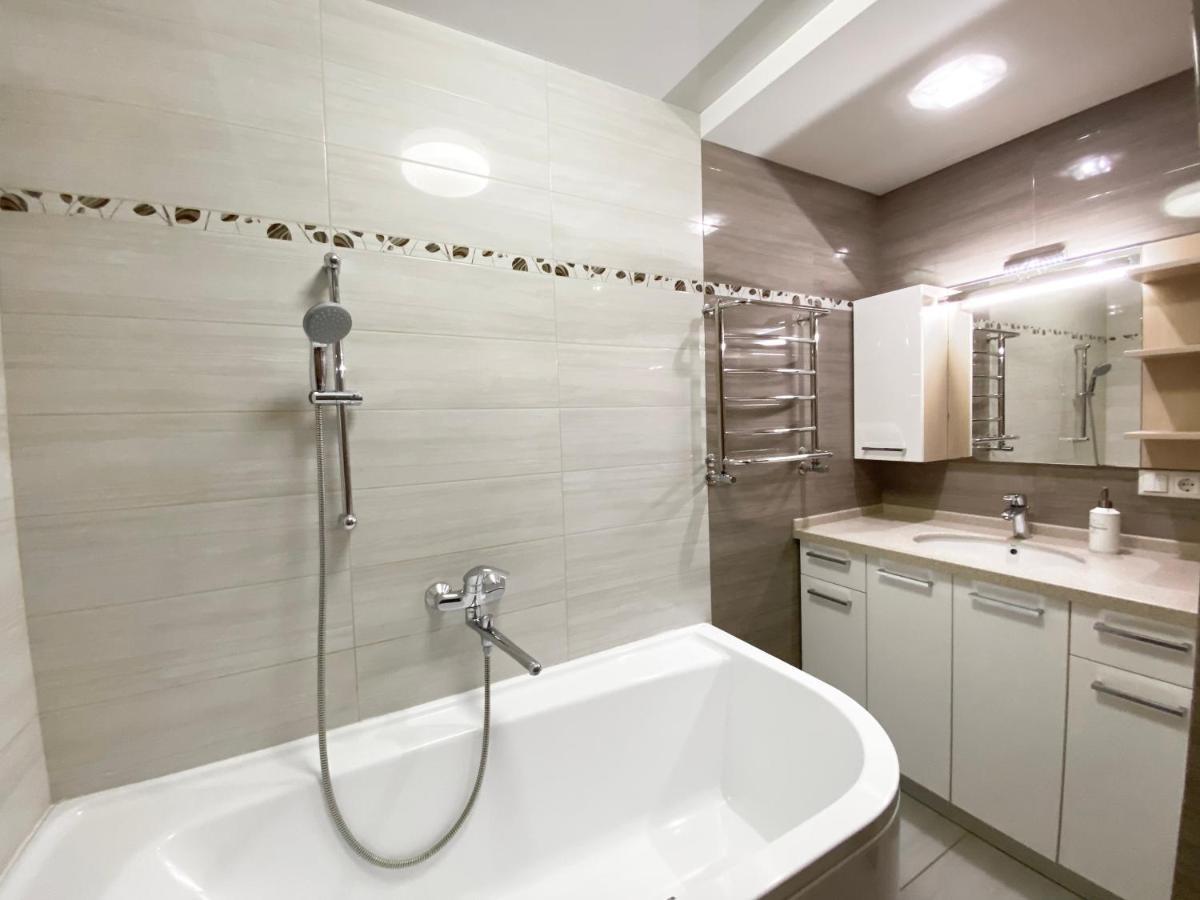 2-Bedroom Apartment Most City Area, Ekaterynoslav Square นิปโปร ภายนอก รูปภาพ