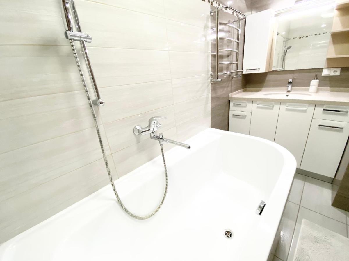 2-Bedroom Apartment Most City Area, Ekaterynoslav Square นิปโปร ภายนอก รูปภาพ