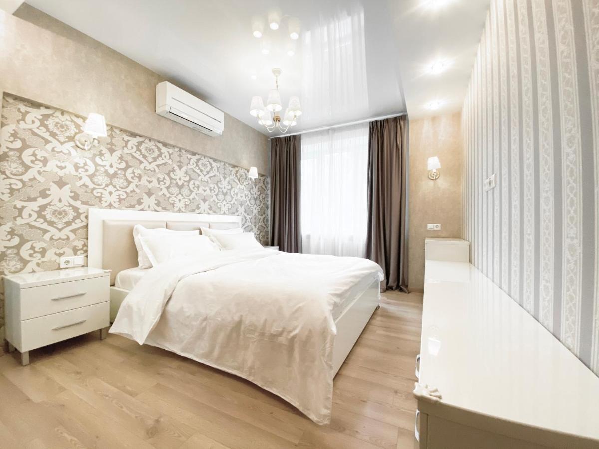 2-Bedroom Apartment Most City Area, Ekaterynoslav Square นิปโปร ภายนอก รูปภาพ